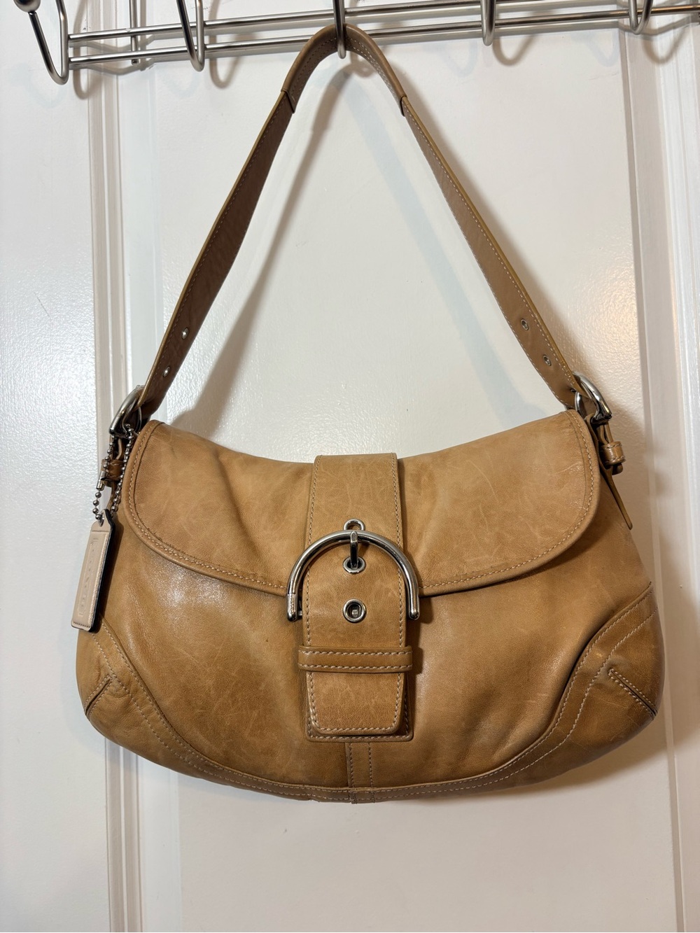 2005 Vintage Coach Soho Leather Flap Shoulder Bag Tan 9248